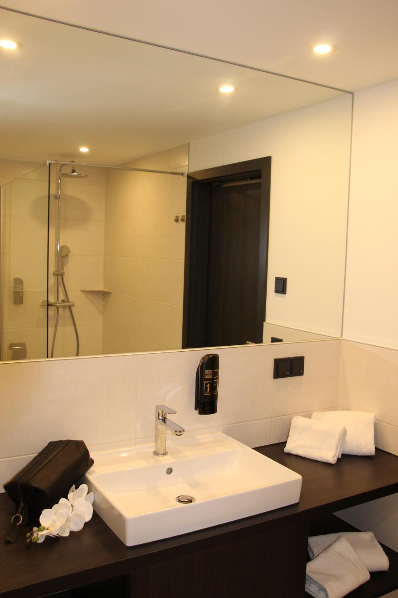 Seehotel Ecktannen Варен Екстер'єр фото